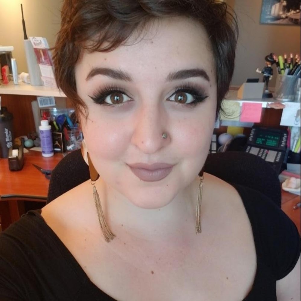 Meet your Posher, Becky